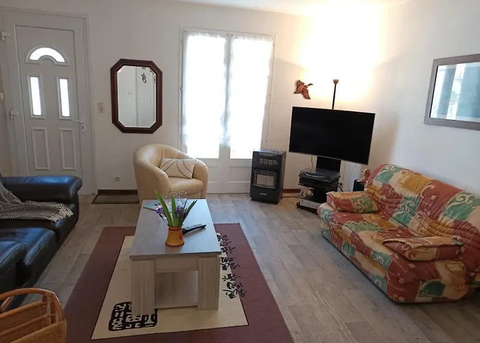 Hébergement de vacances Maison De à - 6 Personnes - Animaux Admis - Fr-1-540-169